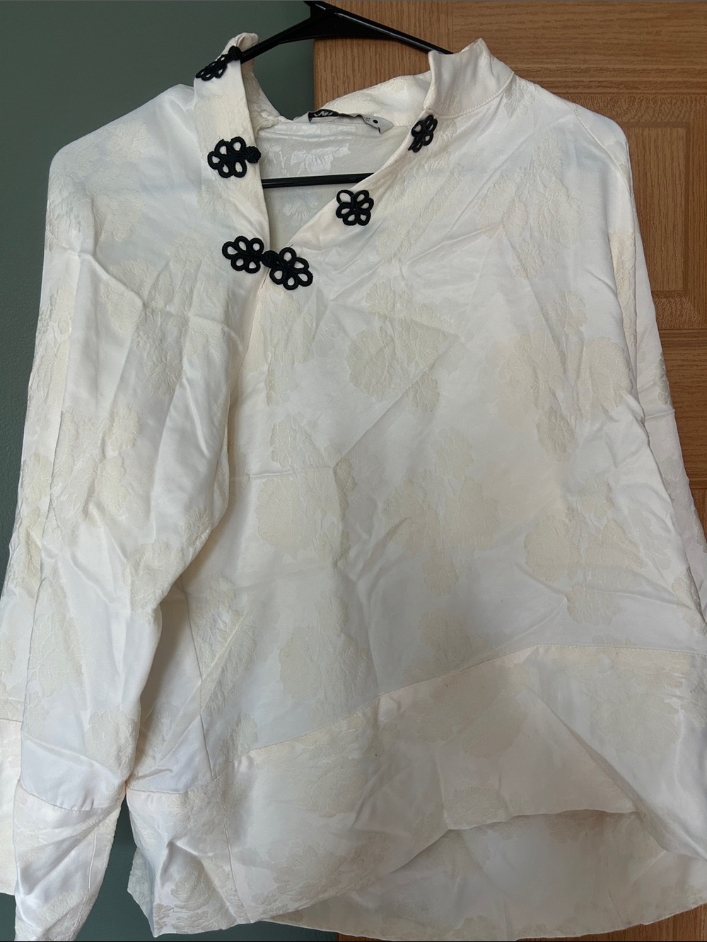 Zara Ivory Floral Jacquard Tunic with Black Flower Button Accents- off center